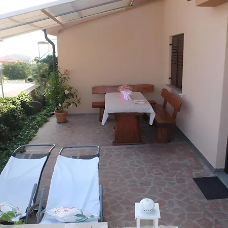 Apartment Cozy Danica And Adelina Pag Town